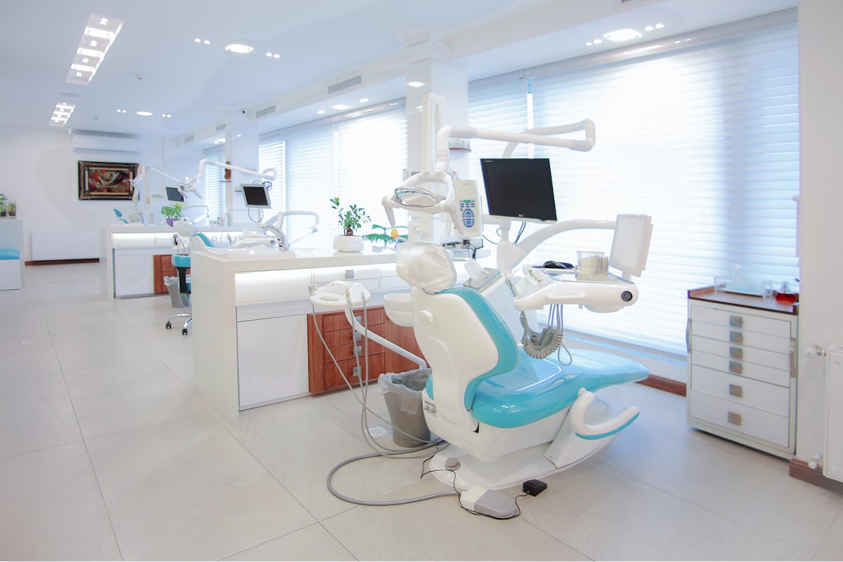 Clinica dentale moderna e attrezzata